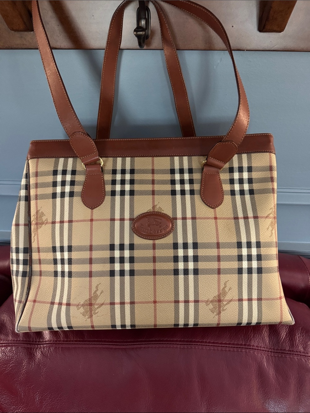 Classic Burberrys Plaid Tote Bag in Beige and Brown
